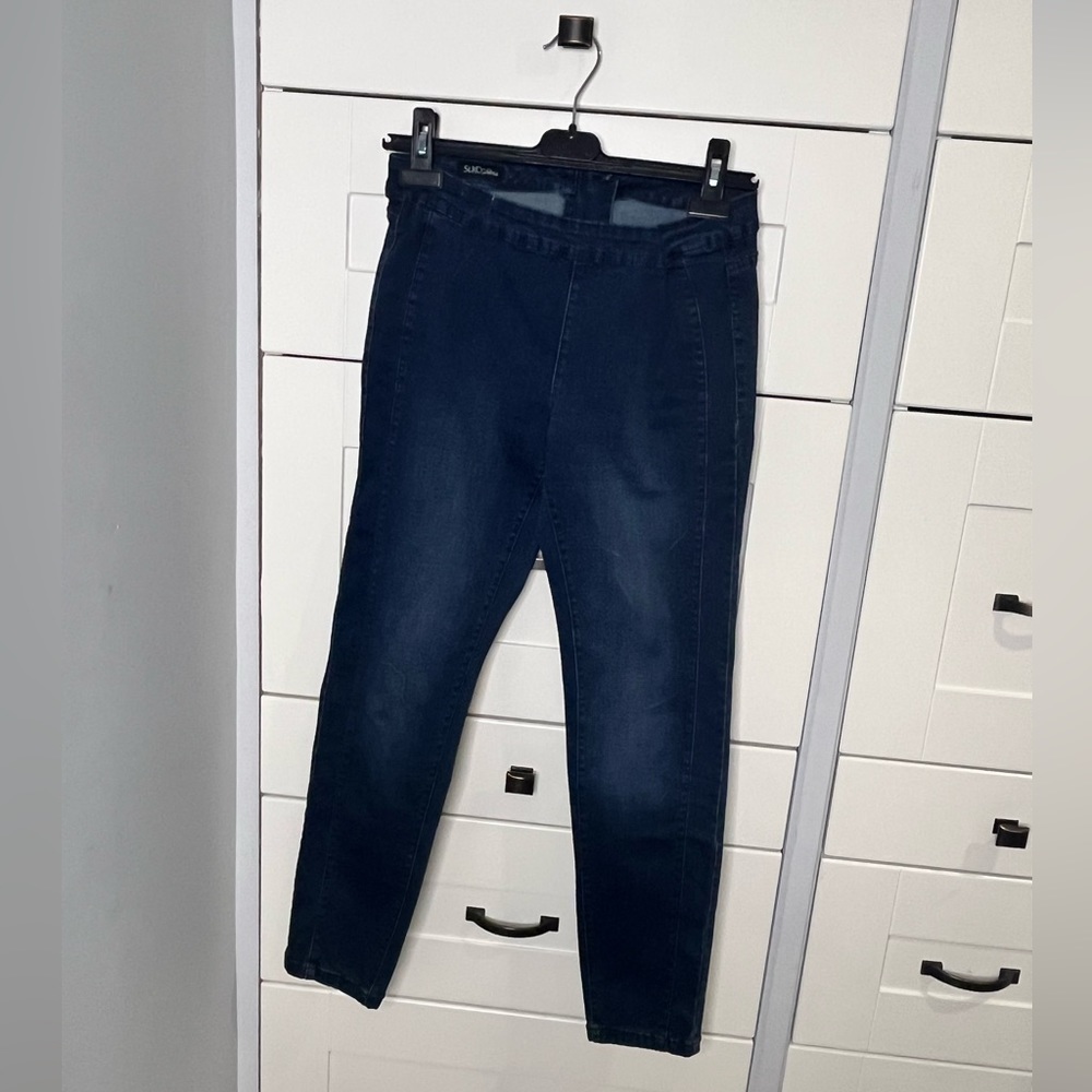 SUKO. Jeans. Denim. Zip button close at back. Stretch. Modified. Check measure.